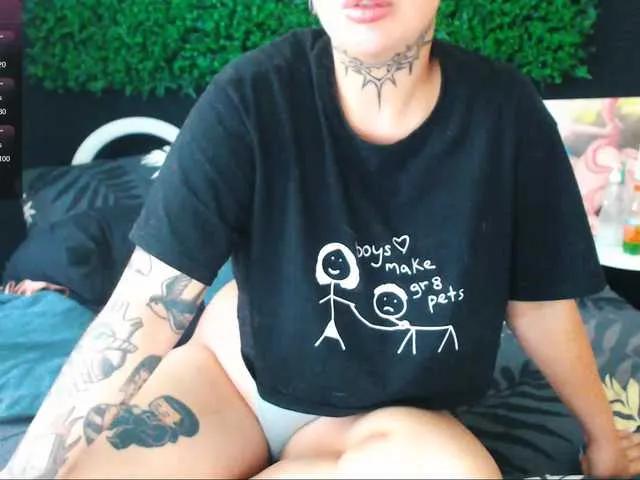 -Alexis- on BongaCams