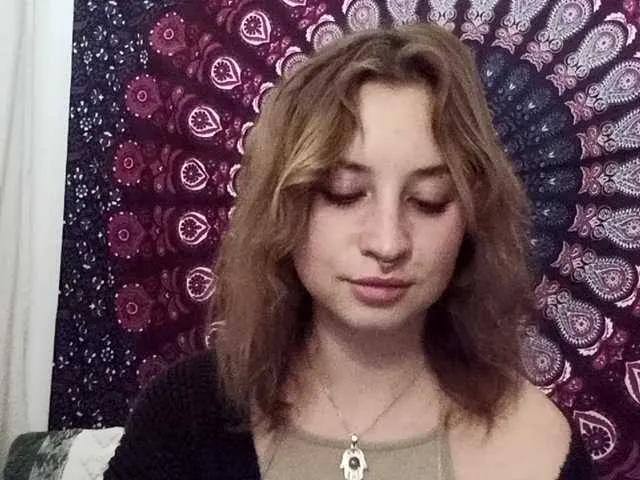 AdalynGlow on BongaCams