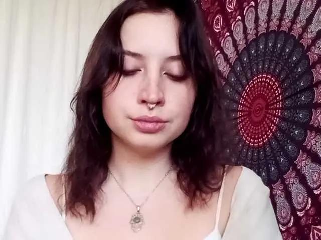 AdalynGlow on BongaCams