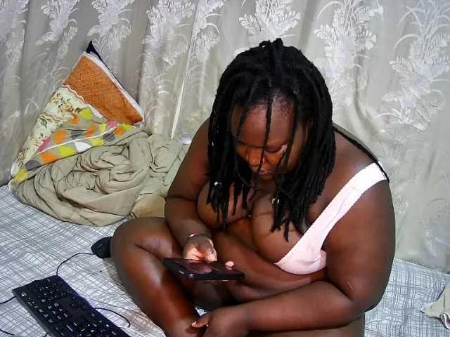 chubby-pritty on BongaCams