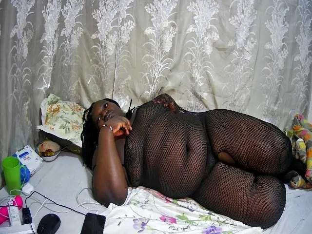 chubby-pritty on BongaCams