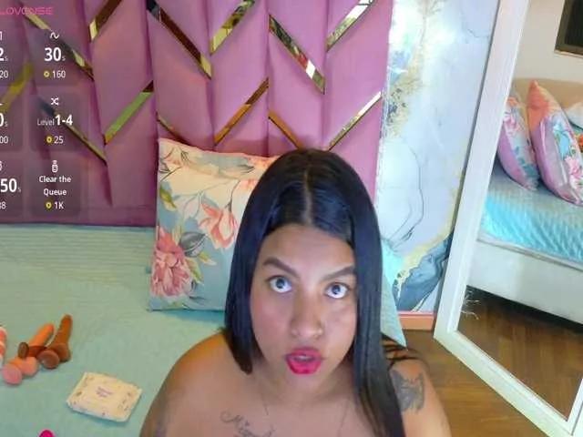 curvybrunnett on BongaCams