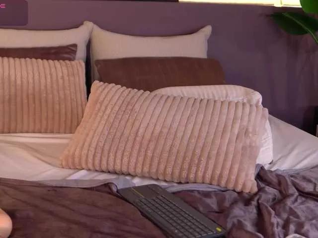 ElleDiane on BongaCams