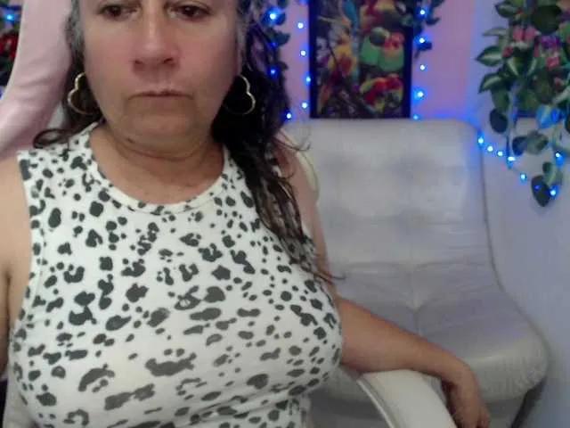 Evil-neighbor on BongaCams