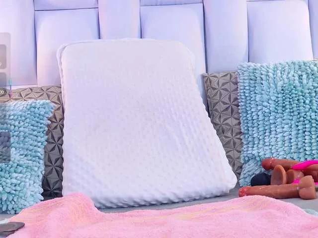 IrisRoss on BongaCams