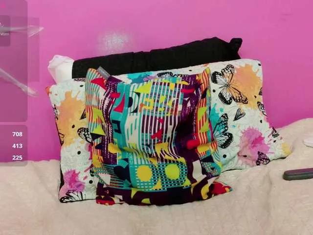 kinkyhousewifee on BongaCams