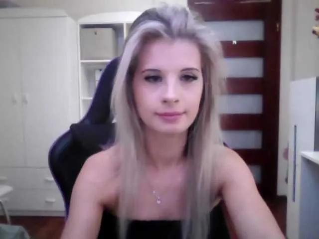 KristineNatural on BongaCams