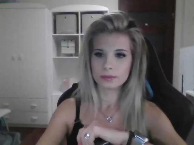 KristineNatural on BongaCams