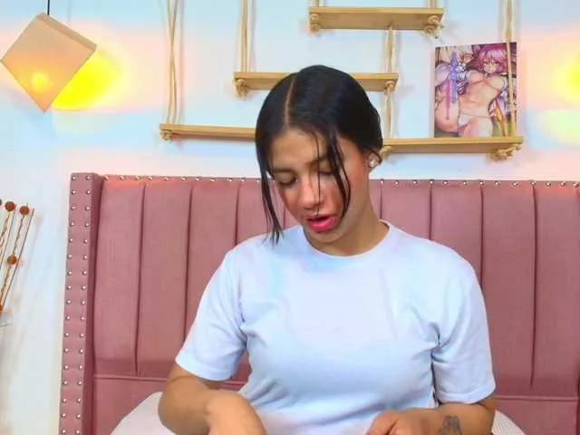 lucia-sweeet's avatar