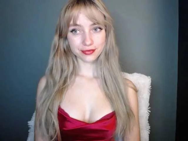 LuciaLovely's avatar