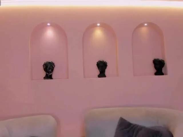 LucyWeiss on BongaCams