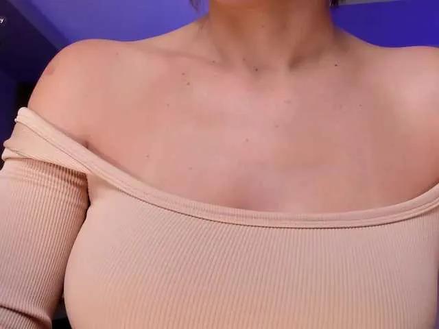 MiaFarrell on BongaCams