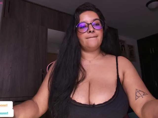 MissMoonn on BongaCams