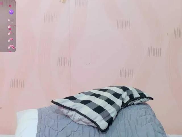 playfulcurvy on BongaCams