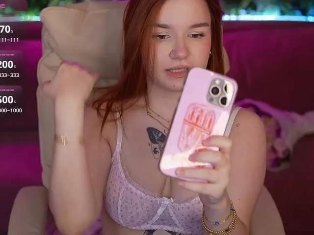 RedShinee on BongaCams