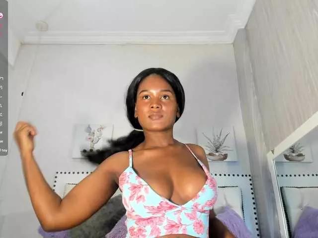 SashaLuxx on BongaCams