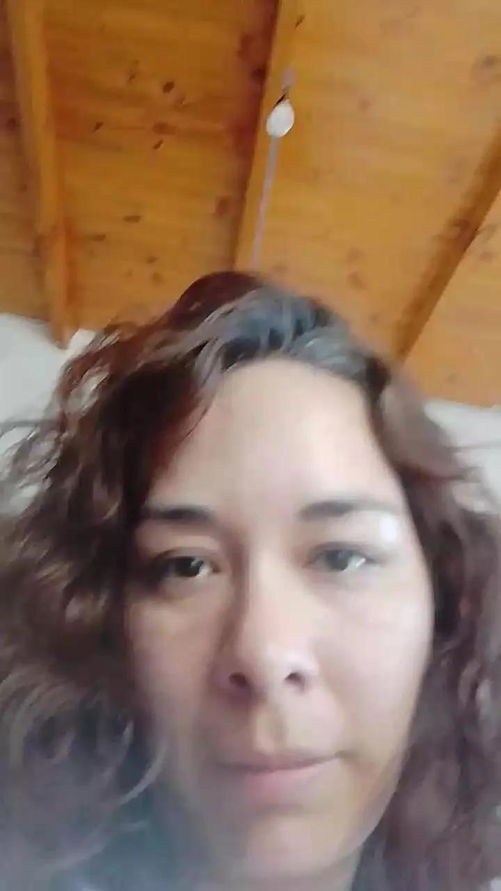 almondwithlove on Cam4