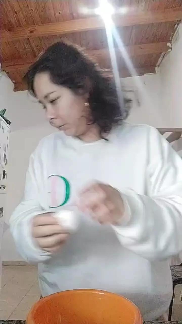 almondwithlove on Cam4