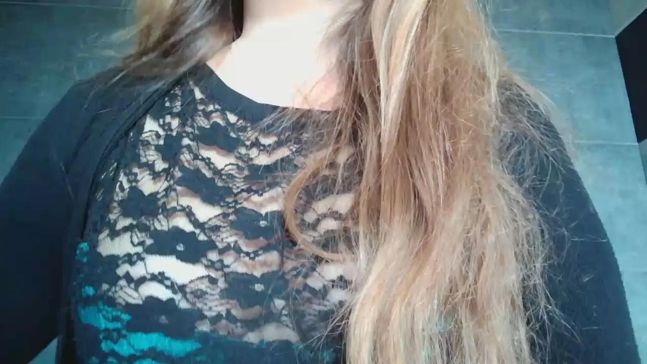 BambolaGenuina on Cam4