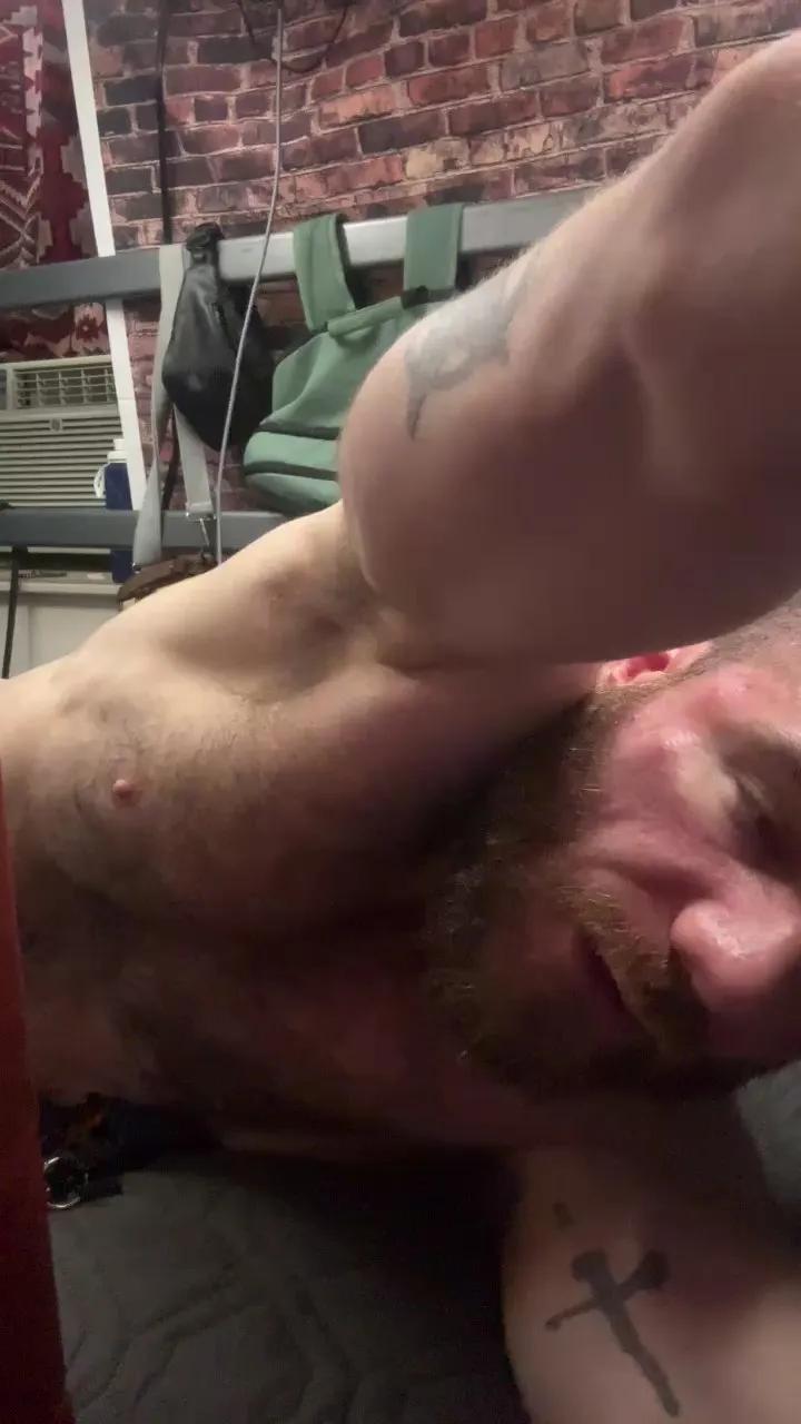 Bighairytopping on Cam4