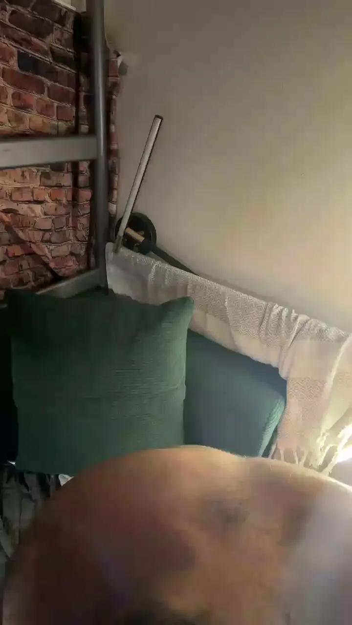 Bighairytopping on Cam4