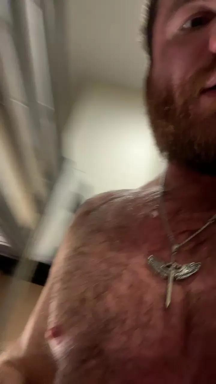 Bighairytopping on Cam4