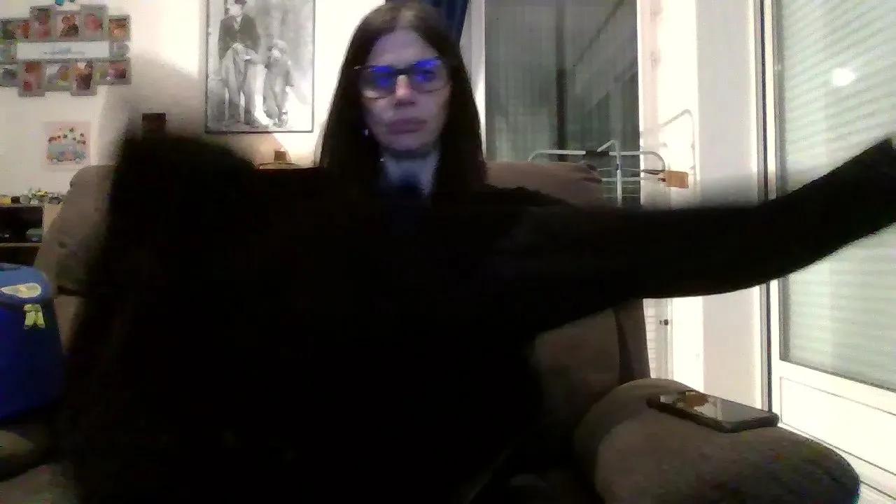 HAIRYCHIENNE on Cam4