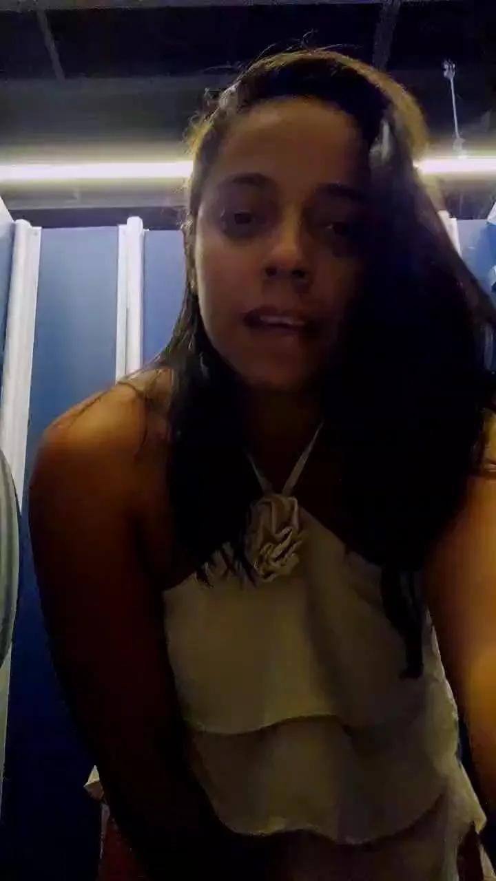 LollaBunny26 on Cam4