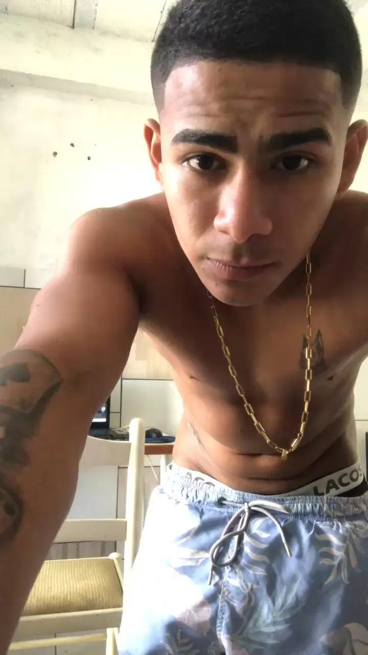 MARENTO23CMM on Cam4