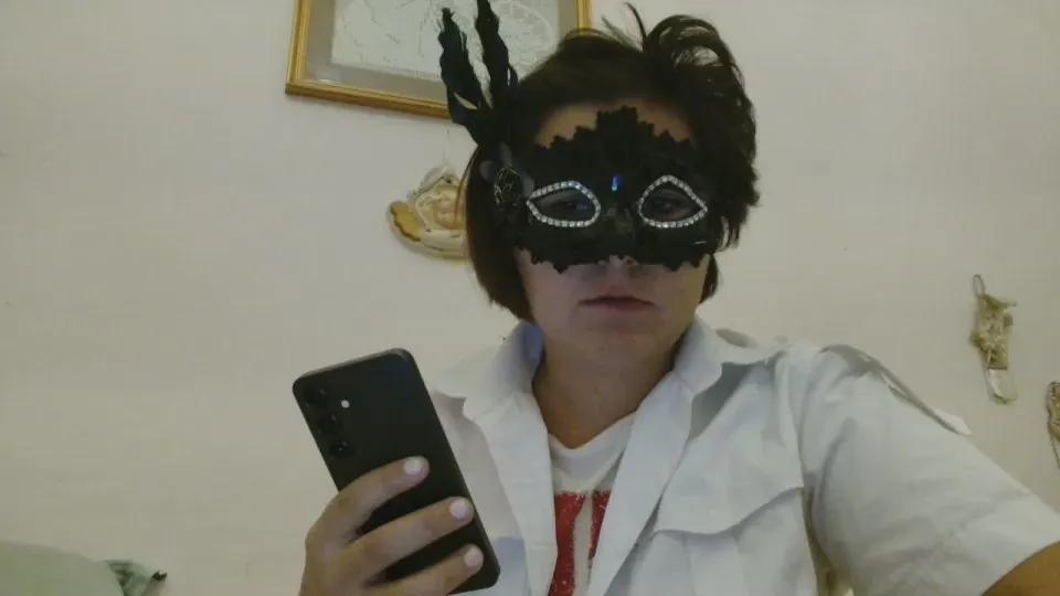 Whitepussysabry on Cam4