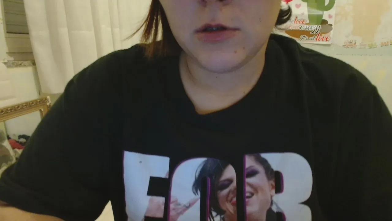 Whitepussysabry on Cam4