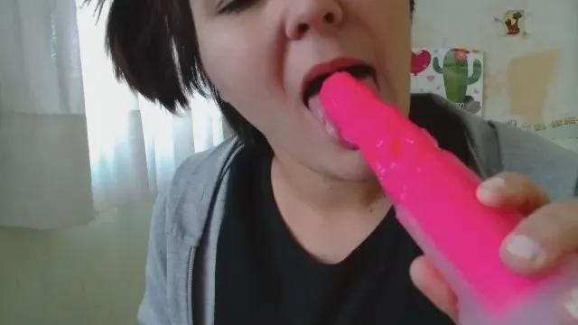 Whitepussysabry on Cam4