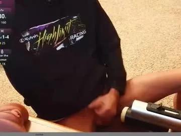 2tiredoftoys on Chaturbate