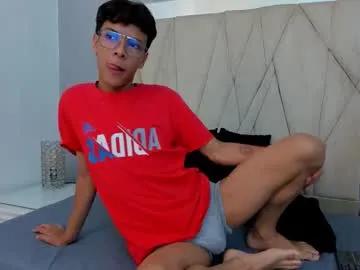 adams_bobby on Chaturbate