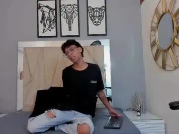 adams_bobby on Chaturbate
