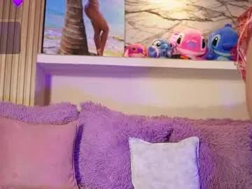 adri_crof on Chaturbate