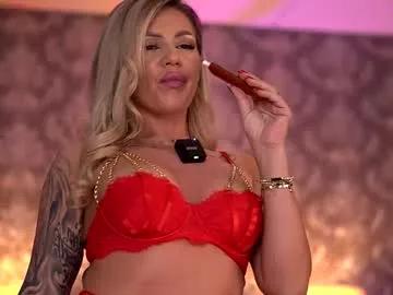 almavelia on Chaturbate