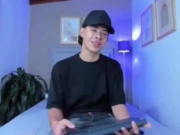 apoloricci on Chaturbate