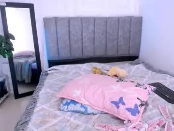 auroramcry — today i want to be daddy's whore  - Multi-Goal :  plug anal,fingers in my pussy and squirt #bigboobs #latina #chubby #smoke  #bbw