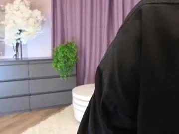 berry_bloom — GOAL: SLOW PASSIONATE KISS   /We are #new #18 #young #teen with #bigboobs [91 tokens remaining]