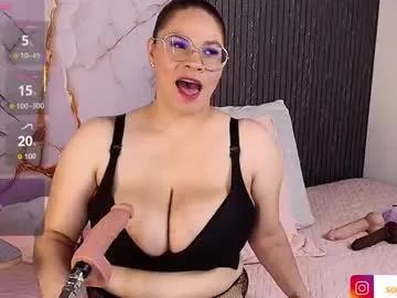 big_tits_in_your_face on Chaturbate