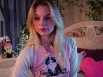 burnletitallburn — GOAL: if you love me <Hello everyone, I'm Izzy! #bigass #18 #shy #young #new [52 tokens remaining]