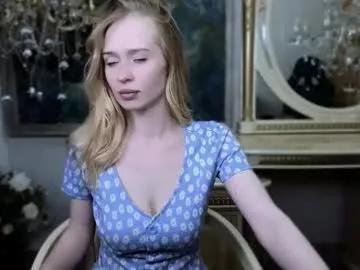 carolinedjoi on Chaturbate