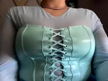 crystalyn777 on Chaturbate