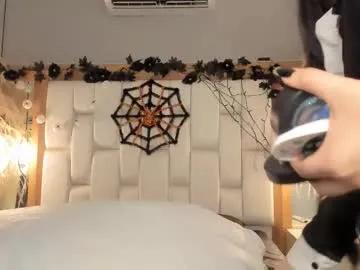 daphne_and_roger on Chaturbate