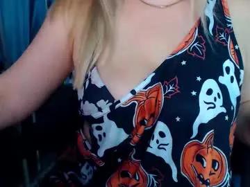 ellabella36dd on Chaturbate