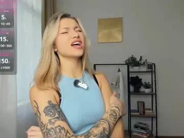 glossybabe_ on Chaturbate