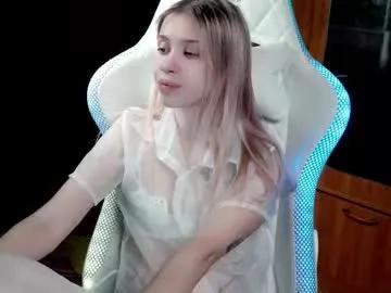 ho1yh01e — Hi, I'm Holly! Use /tipmenu to see the menu. Fav patterns 88, 111, 150, 222 - Goal: tease with dance #feet #bigpussylips #smalltits #18 #daddy