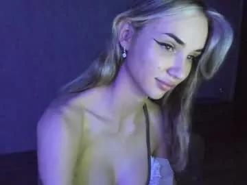 jess1ca_rabb1t on Chaturbate