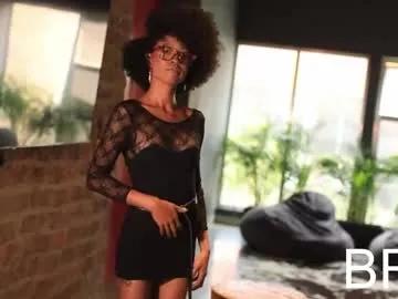 julianitatoro on Chaturbate